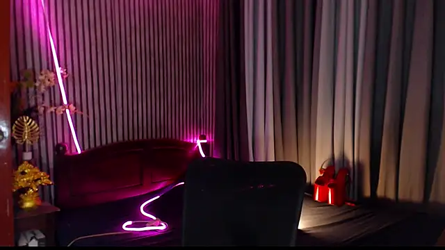 Unforgettablejulia online show from January 18, 4:54 pm