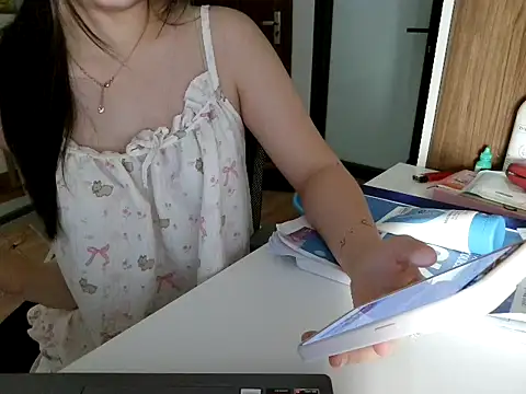 Linzly online show from May 29, 3:45 am