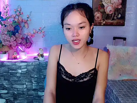 sexybabewarrior online show from June 1, 8:25 am