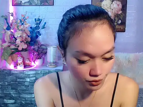 Snapshot of sexybabewarrior chatting on June 21, 4:13 pm sexybabewarrior online show from June 21, 4:13 pm