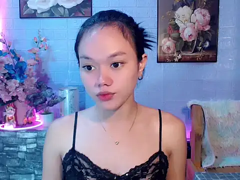 Snapshot of sexybabewarrior chatting on July 8, 10:10 pm sexybabewarrior online show from July 8, 10:10 pm