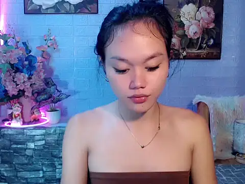 Snapshot of sexybabewarrior chatting on July 6, 10:12 pm sexybabewarrior online show from July 6, 10:12 pm
