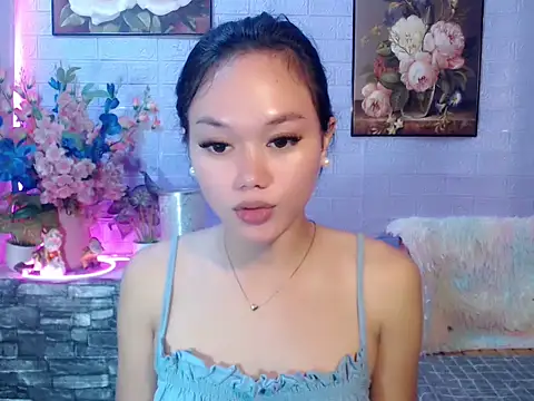 Snapshot of sexybabewarrior chatting on July 18, 8:17 pm sexybabewarrior online show from July 18, 8:17 pm