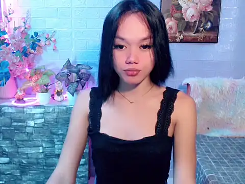 Snapshot of sexybabewarrior chatting on June 9, 11:00 am sexybabewarrior online show from June 9, 11:00 am
