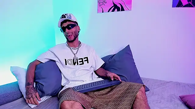 Thiagoferreti online show from July 16, 3:25 am