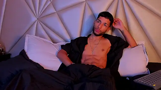 Thiagoferreti online show from March 19, 3:06 am