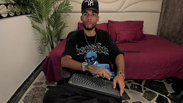 Thiagoferreti online show from March 13, 3:44 am