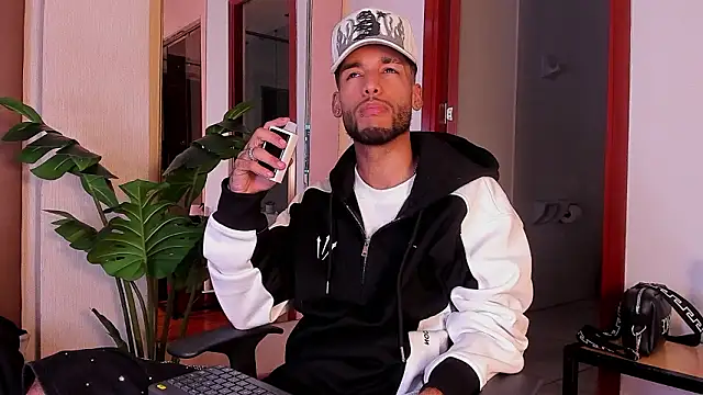 Thiagoferreti online show from March 20, 3:18 am