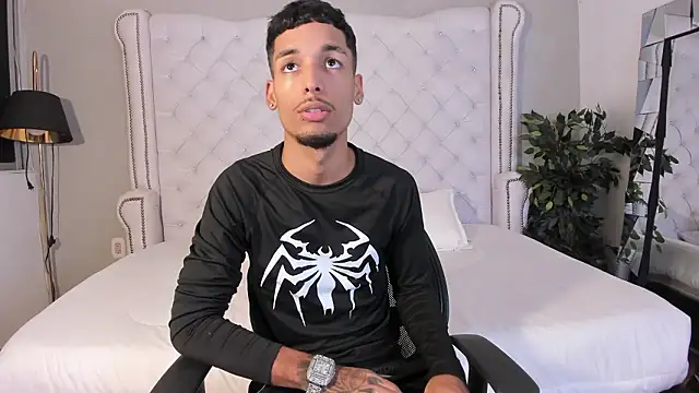 Snapshot of Thiagoferreti chatting on February 11, 2:22 am Thiagoferreti online show from February 11, 2:22 am