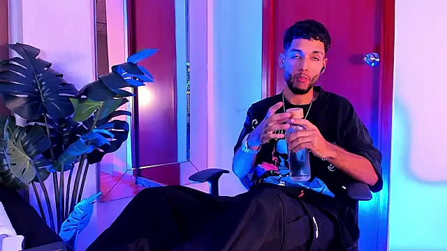 Thiagoferreti online show from April 7, 2:02 am