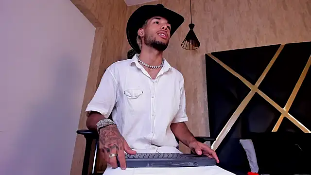 Thiagoferreti online show from September 22, 3:23 am