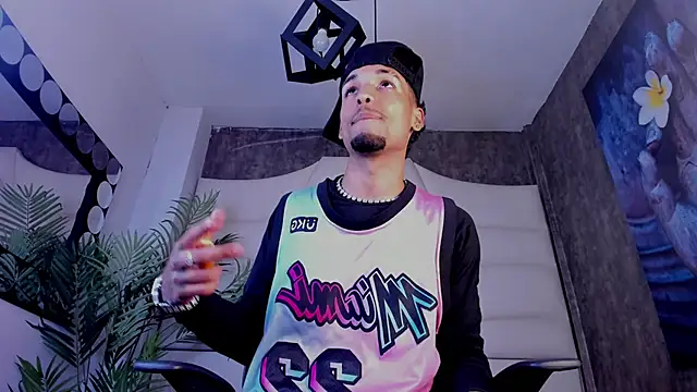 Thiagoferreti online show from November 11, 7:52 pm