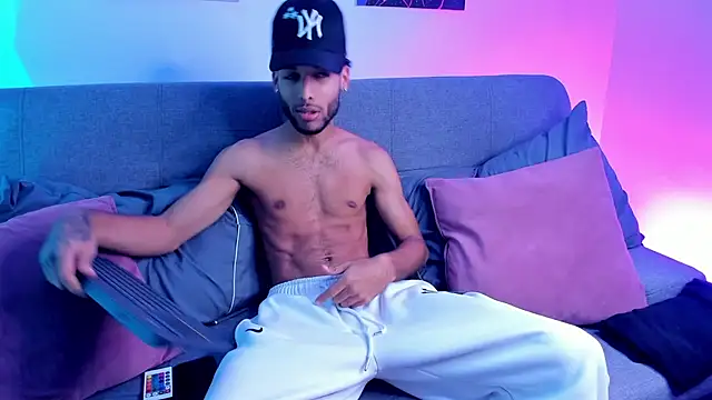 Thiagoferreti online show from July 7, 3:31 am