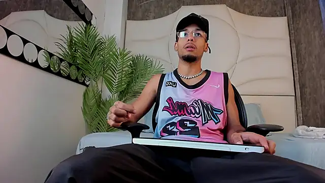 Thiagoferreti online show from October 25, 7:36 pm