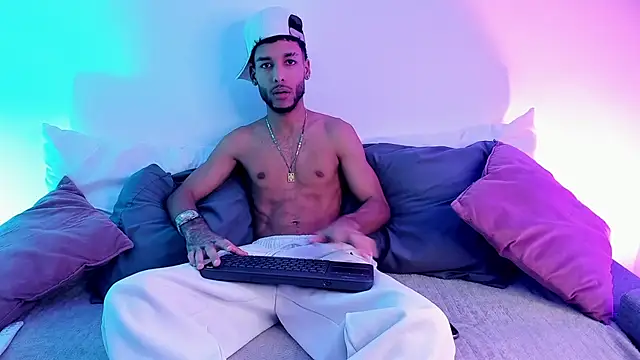 Thiagoferreti online show from June 26, 4:29 am