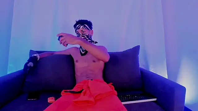 Thiagoferreti online show from November 6, 7:29 pm