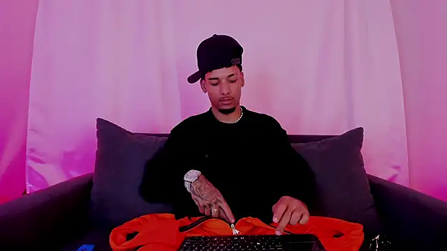 Thiagoferreti online show from November 13, 8:02 pm