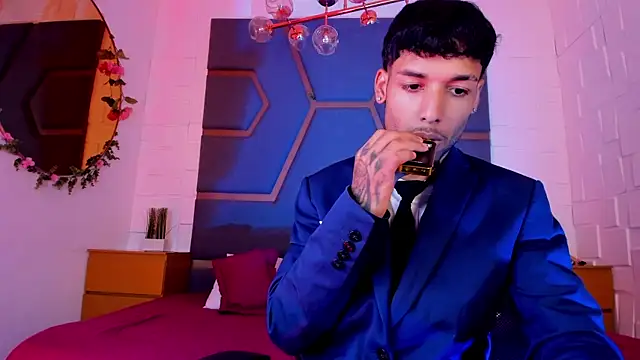 Thiagoferreti online show from December 4, 8:08 pm