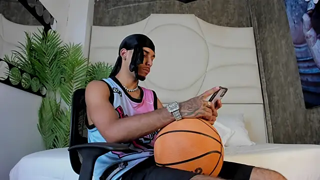 Thiagoferreti online show from October 29, 7:24 pm