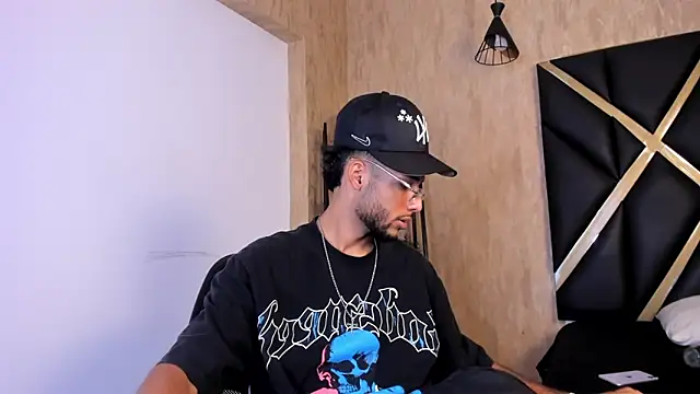 Thiagoferreti online show from March 12, 3:45 am