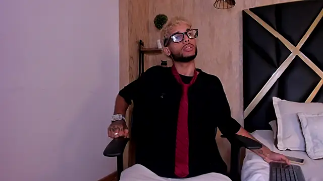 Thiagoferreti online show from September 27, 3:34 am