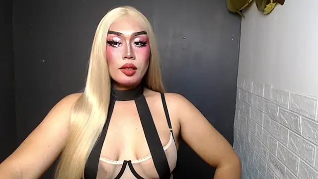 Snapshot of SexyTits_Maria chatting on October 18, 12:07 pm SexyTits Maria online show from October 18, 12:07 pm