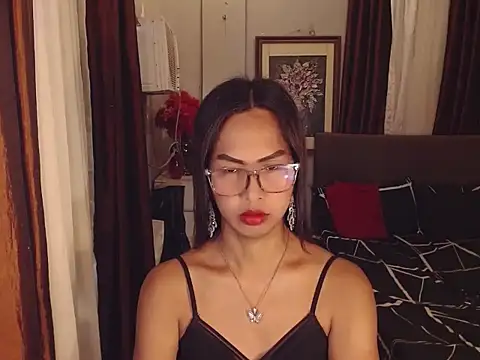 Nathalieheartt online show from June 18, 2:54 am