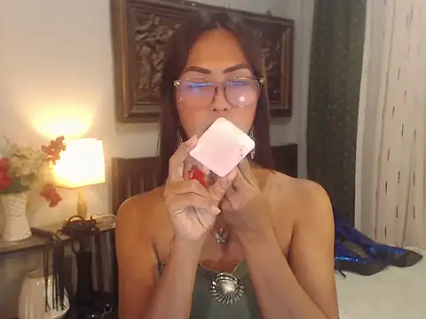 Nathalieheartt online show from July 17, 2:03 pm