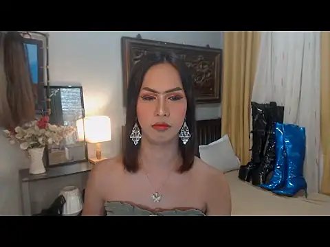 Nathalieheartt online show from November 25, 3:51 am