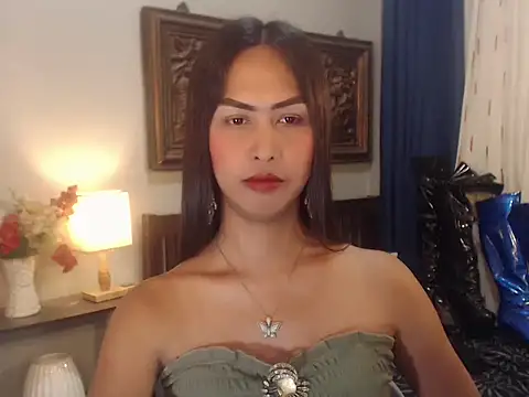 Nathalieheartt online show from July 9, 1:32 pm