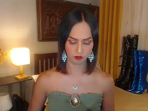 Snapshot of Nathalieheartt chatting on October 5, 1:40 am Nathalieheartt online show from October 5, 1:40 am