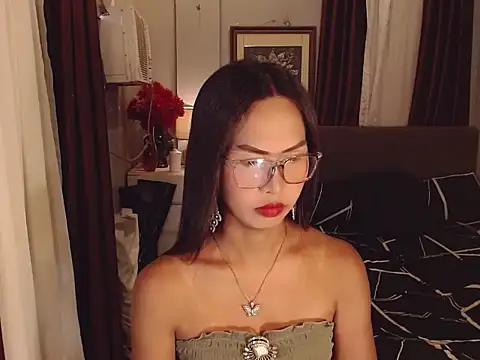 Snapshot of Nathalieheartt chatting on May 31, 2:39 am Nathalieheartt online show from May 31, 2:39 am