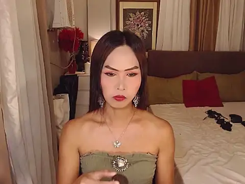 Nathalieheartt online show from April 5, 3:24 am