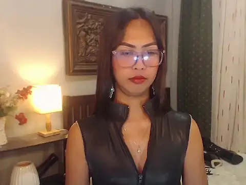 Nathalieheartt online show from July 20, 1:35 pm