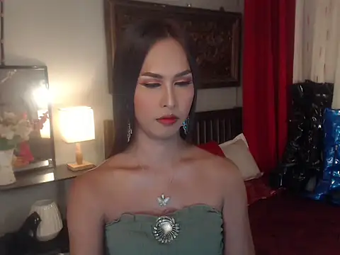 Nathalieheartt online show from December 5, 5:06 am