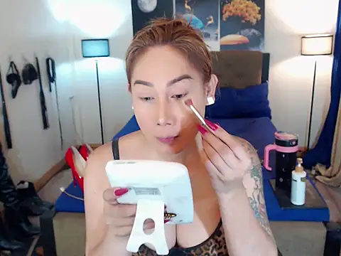 Snapshot of Allysonevanns chatting on February 11, 6:08 pm Allysonevanns online show from February 11, 6:08 pm