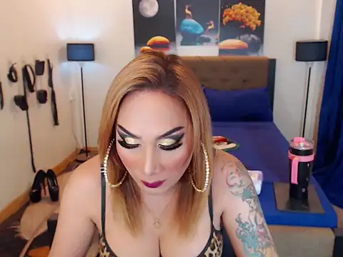 Snapshot of Allysonevanns chatting on September 12, 10:48 am Allysonevanns online show from September 12, 10:48 am