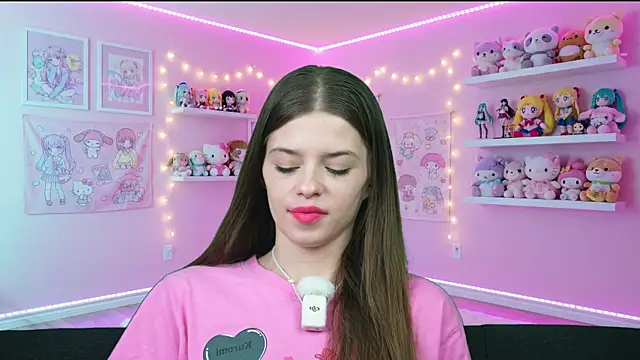 sukie spooky online show from April 10, 12:12 pm