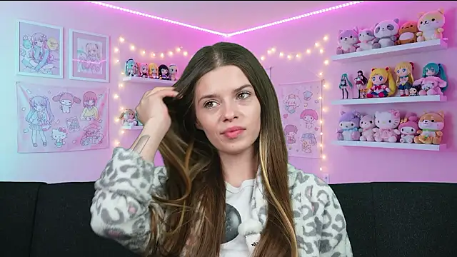 sukie spooky online show from April 2, 3:24 am