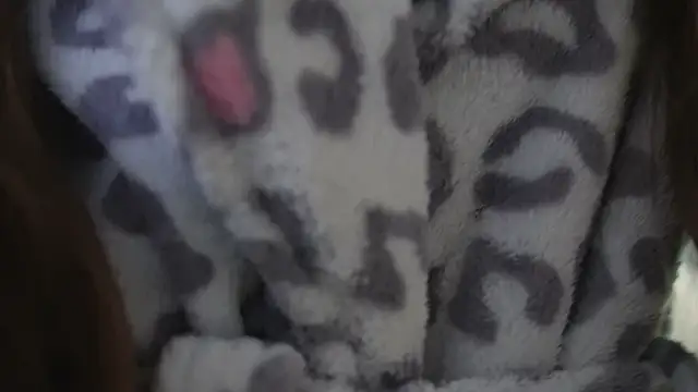 sukie spooky online show from April 3, 3:40 pm