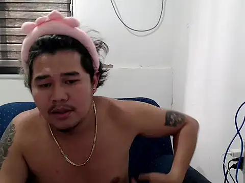 Snapshot of tastylicious_John19 chatting on November 14, 2:04 am tastylicious John19 online show from November 14, 2:04 am