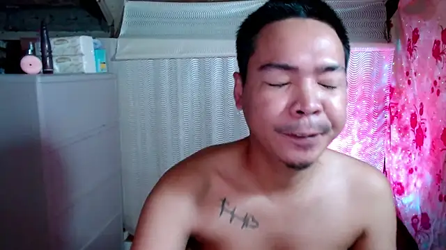 Snapshot of MANIACasianX chatting on October 2, 10:18 am MANIACasianX online show from October 2, 10:18 am