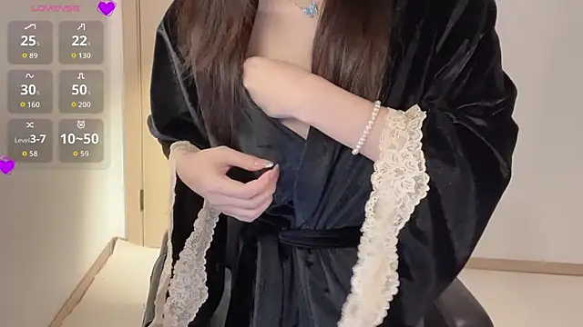 Seraphina-se online show from December 4, 4:28 pm