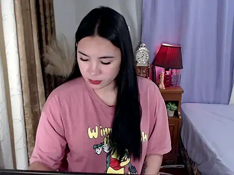 Snapshot of wild_flowerx chatting on November 6, 6:12 pm wild flowerx online show from November 6, 6:12 pm