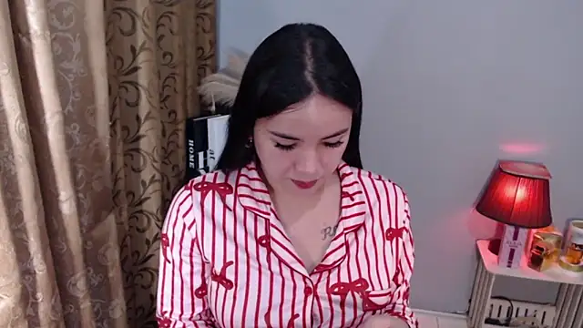 Snapshot of wild_flowerx chatting on December 14, 8:36 pm wild flowerx online show from December 14, 8:36 pm