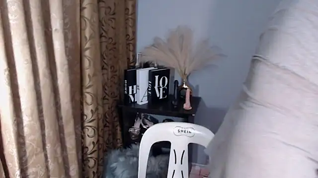 Snapshot of wild_flowerx chatting on December 4, 5:56 pm wild flowerx online show from December 4, 5:56 pm