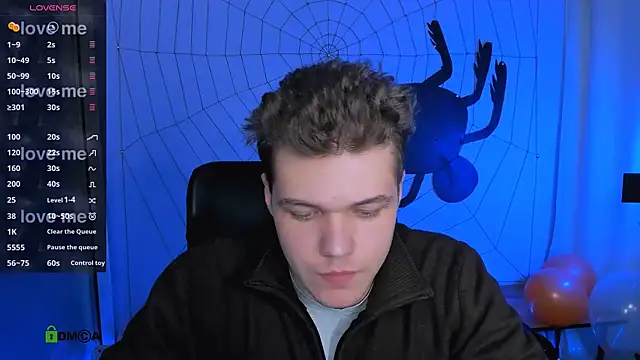 Snapshot of lucas_long_ chatting on October 27, 9:54 am lucas long online show from October 27, 9:54 am