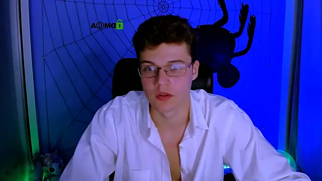 Snapshot of lucas_long_ chatting on October 23, 6:50 pm lucas long online show from October 23, 6:50 pm