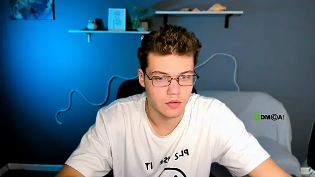 Snapshot of lucas_long_ chatting on October 20, 8:48 am lucas long online show from October 20, 8:48 am