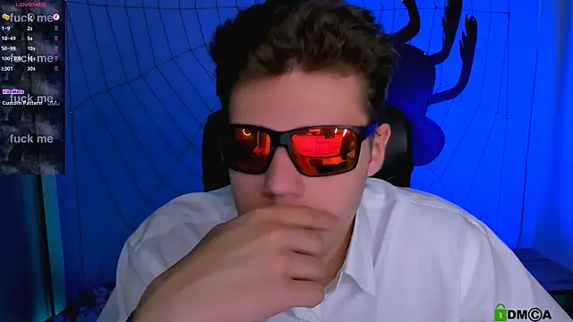 Snapshot of lucas_long_ chatting on October 28, 9:41 am lucas long online show from October 28, 9:41 am